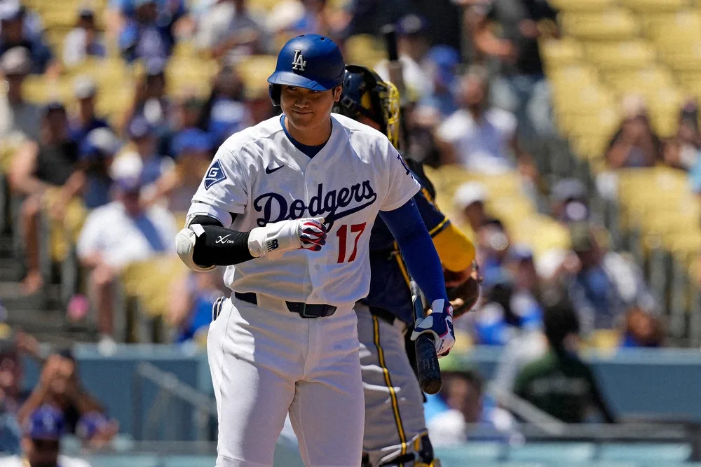 大谷翔平、8回の好機で痛恨の併殺打…天を仰ぎ悔しさ爆発