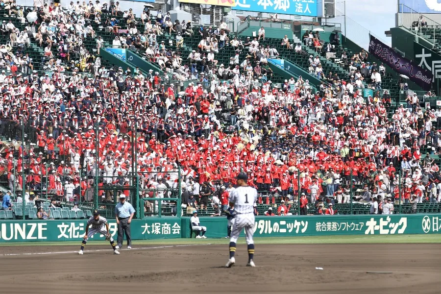「初めて見た」東日大昌平の“赤いチア”が甲子園で話題！フラダンス応援に歓声