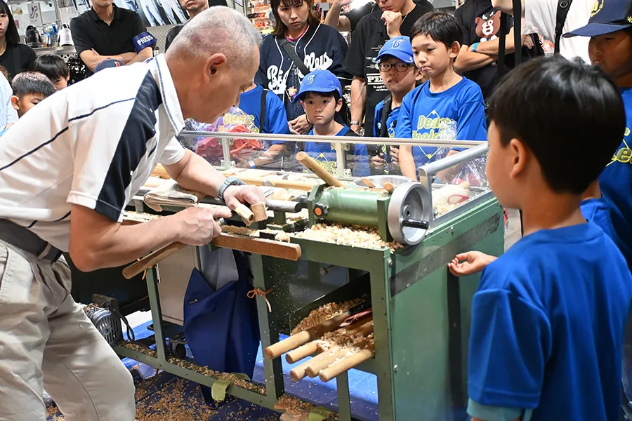 ハマの番長・三浦大輔、投手なのに打撃でギネス記録!長尺バットの秘密