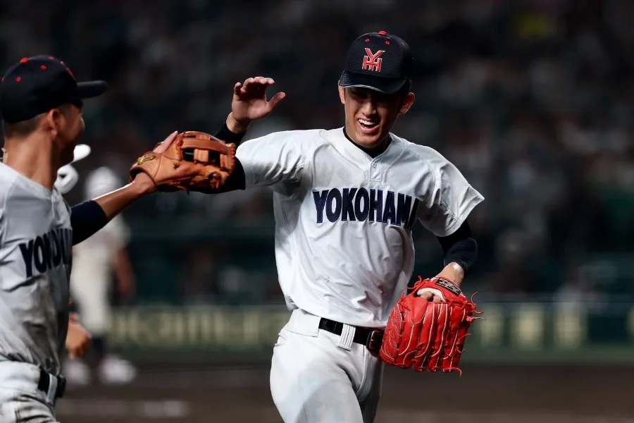 横浜・織田翔希が甲子園最速156キロ！劇的救援で16強、指揮官も仰天「想像超えてきた」