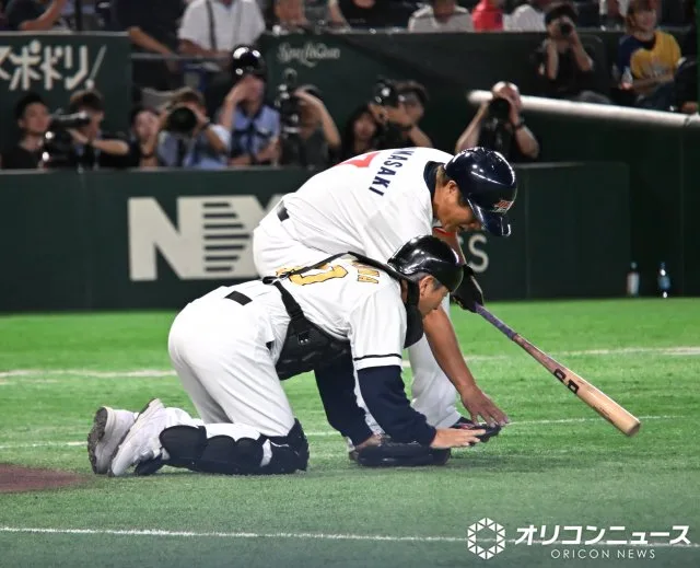 達川光男が伝説のコンタクト探し再現！東京ドーム爆笑のドリームマッチ