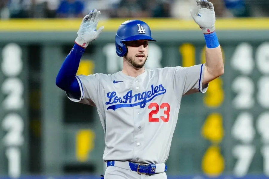 大谷翔平が30号！笑顔で迎えた382億円タッカーの復活打にロバーツ監督も万歳