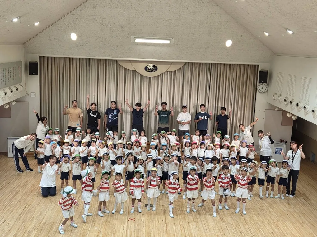 九州KV喜連航平らプロラグビー選手が母園で恩返し！200人超の園児と熱い交流