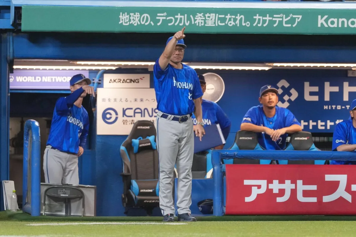DeNA痛恨サヨナラ負け…相川監督「僕の判断」リプレー検証は本塁を選択