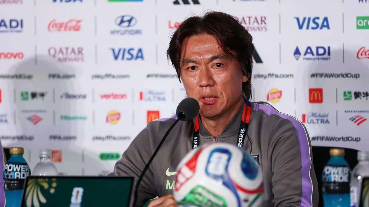 ホン・ミョンボ前監督、W杯敗退の責任認める「外部から問題が」