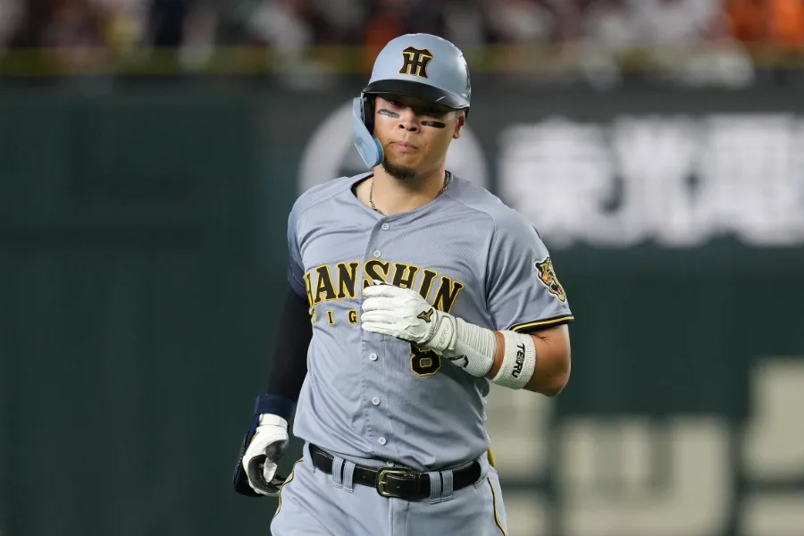 巨人ダルベック、阪神・佐藤輝明を絶賛「デバース級のコンタクト能力」