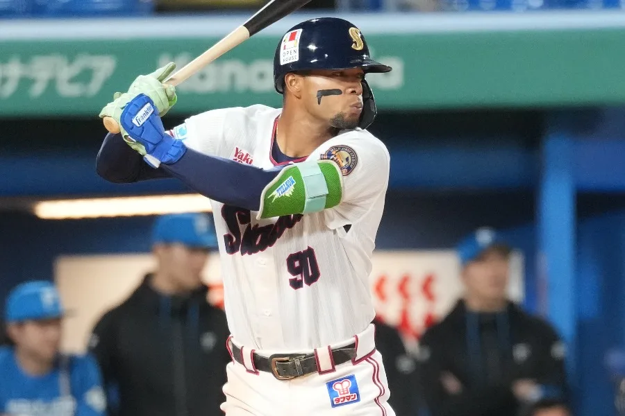 戦力外→育成→支配下…ヤクルト・モンテル衝撃美守にファン熱狂「身体能力バケモン」