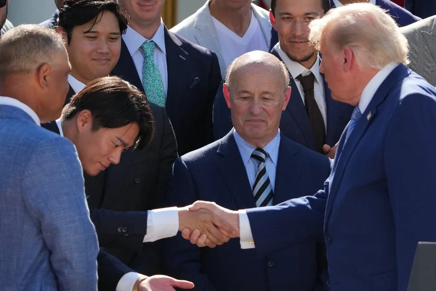 由伸の隣にレジェンド！カーショーもホワイトハウス、トランプ大統領の“勘違い”に笑い