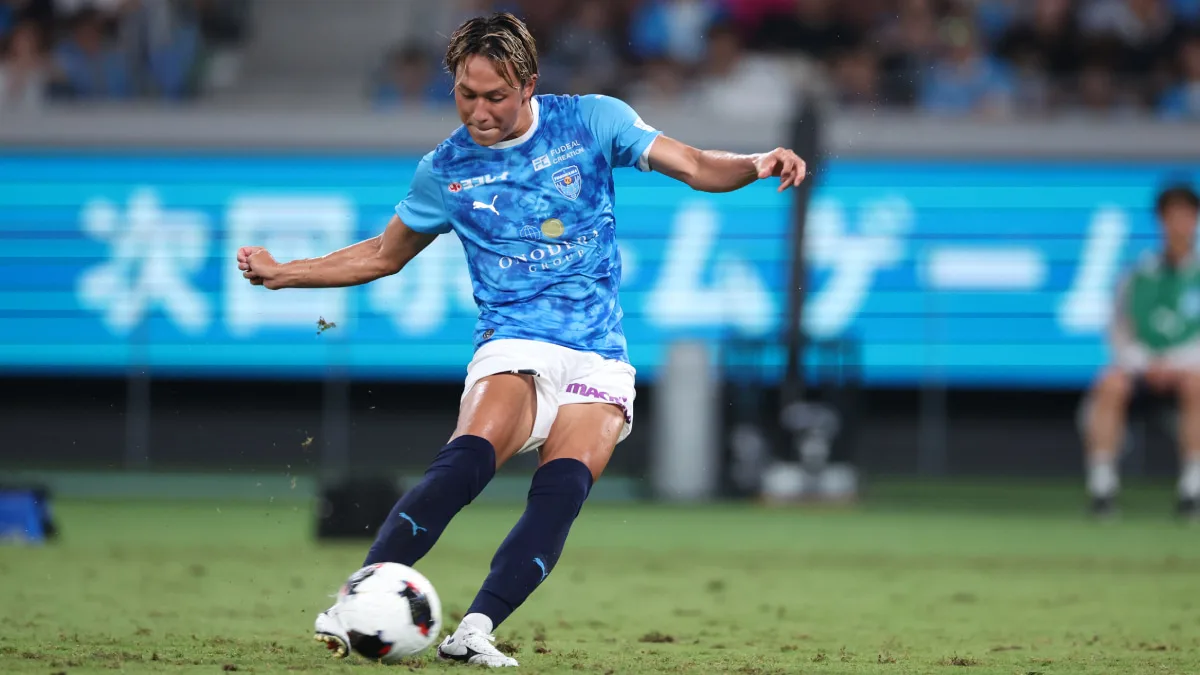 国立で炸裂！横浜FC・髙江麗央の直接FKが美しすぎる 開幕2連勝