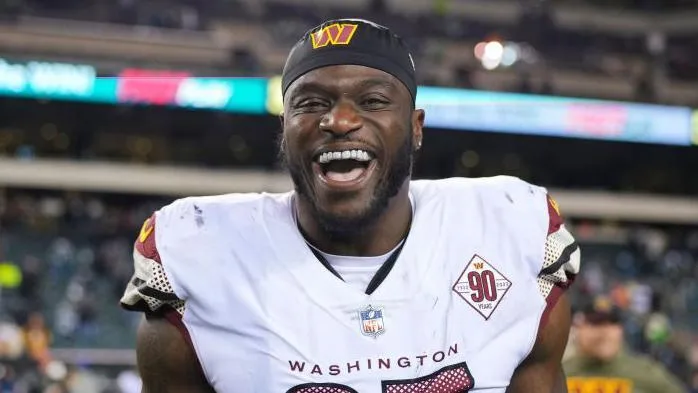 元NFLオバダが現役引退「本当の使命」は里親支援…英出身34歳が新財団設立