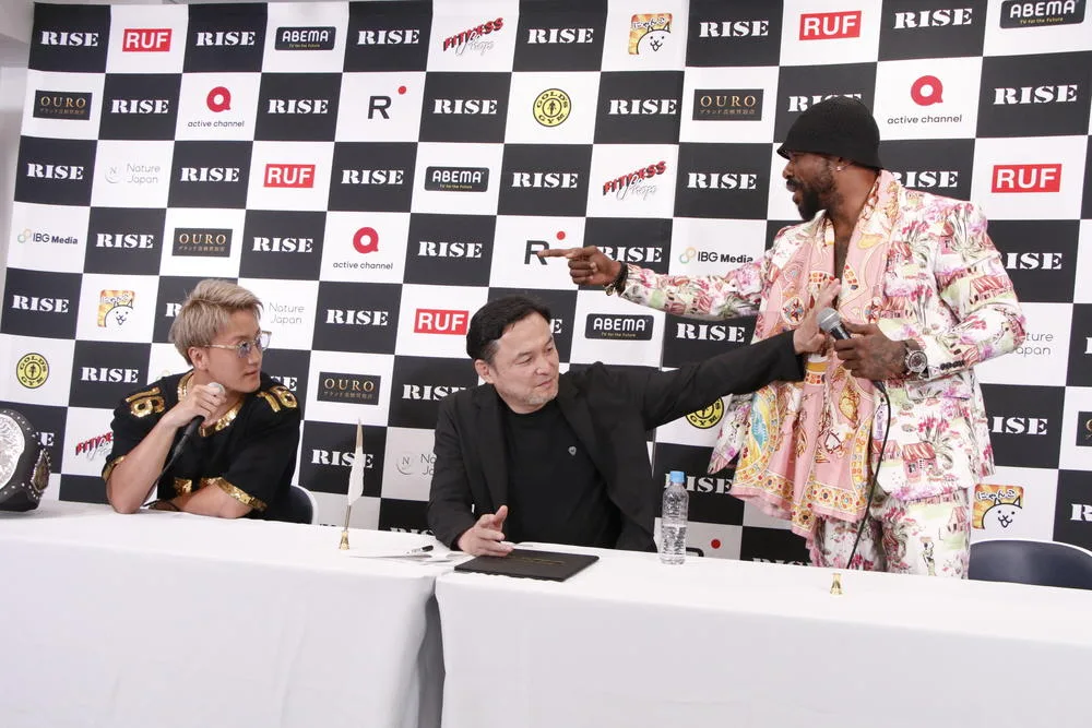 南原健太vsグンター・カルンダ、舌戦激化！2R決着宣言で火花散る
